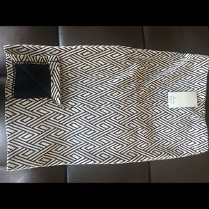 Zara blue and white printed pencil skirt.